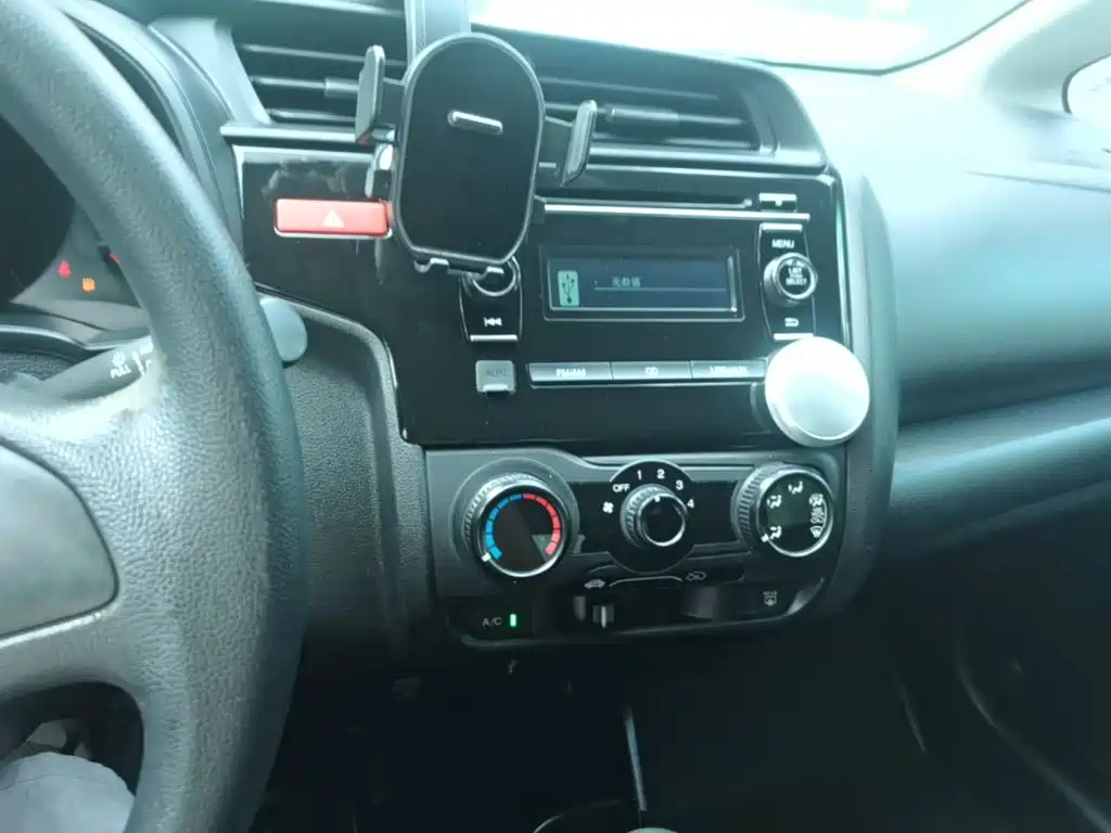 Honda Fit 2016 — фото 13