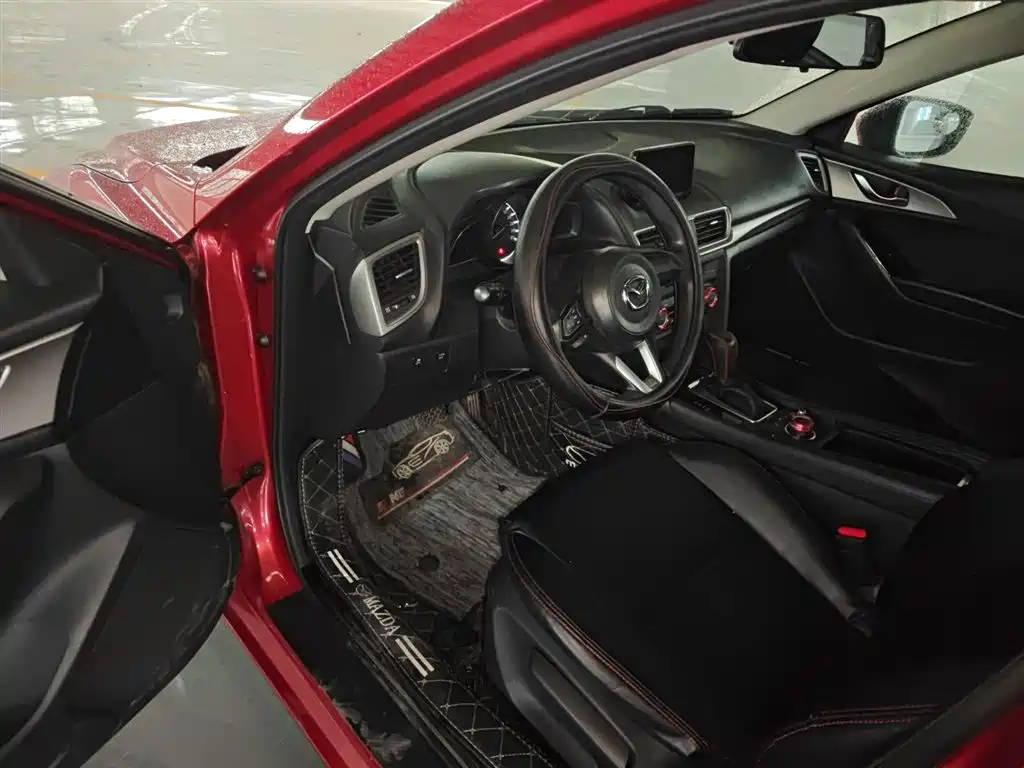Mazda 3 Axela 2017 — фото 12