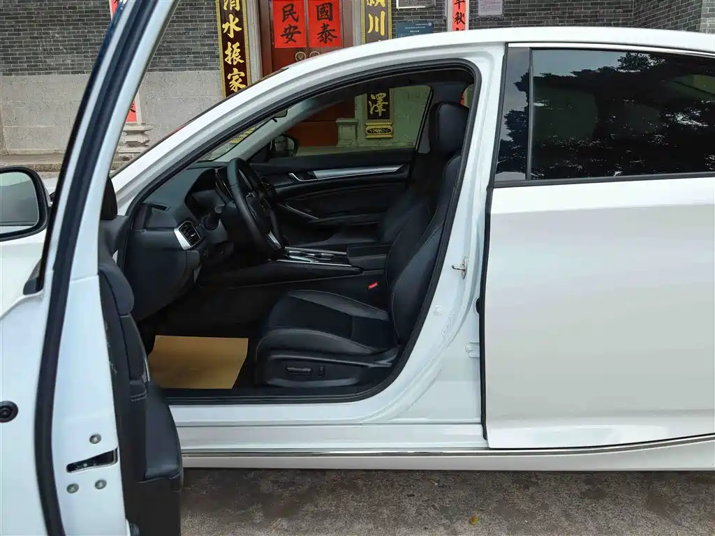 Honda Accord 2023 — фото 16