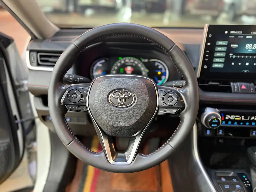 Toyota Wildlander New Energy 2022 — фото 13