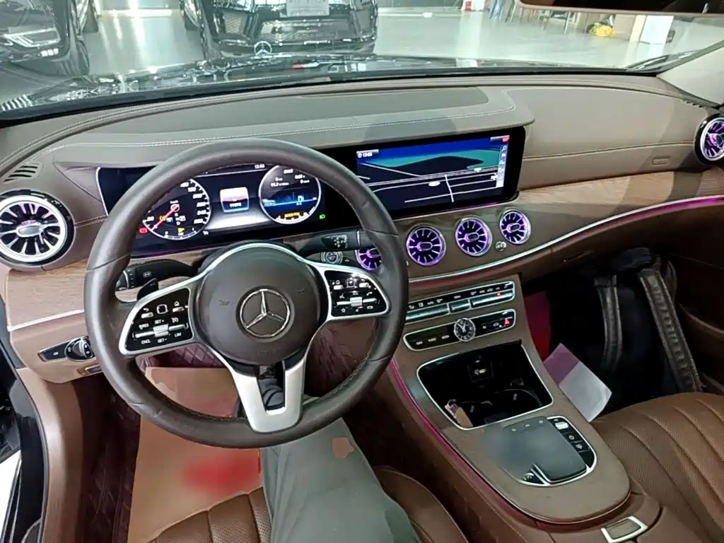 Mercedes-Benz E-Class 2020 — фото 10