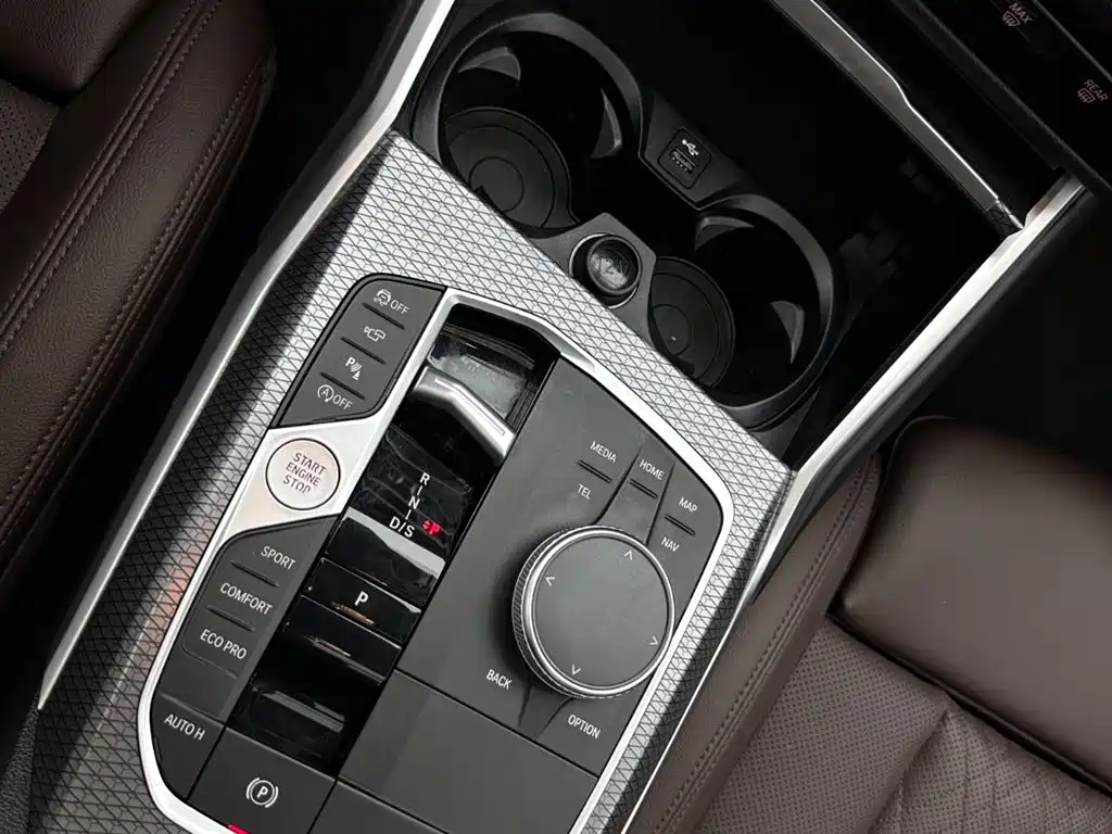 BMW 3 Series 2023 — фото 13