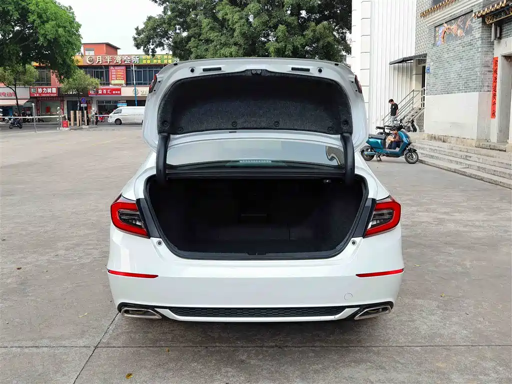 Honda Accord 2023 — фото 15