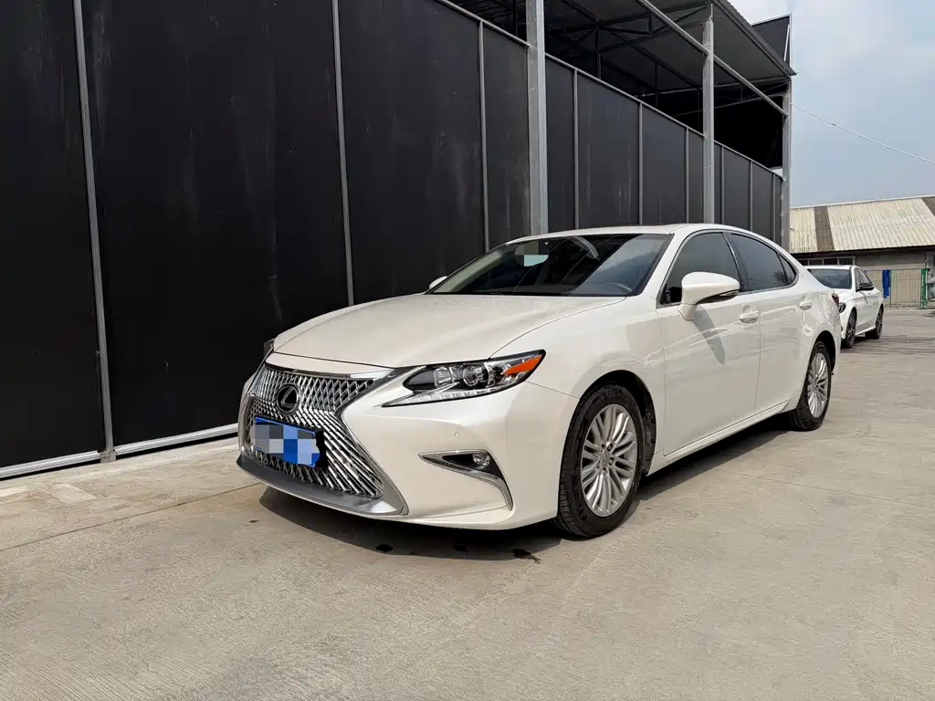 Lexus ES 2015