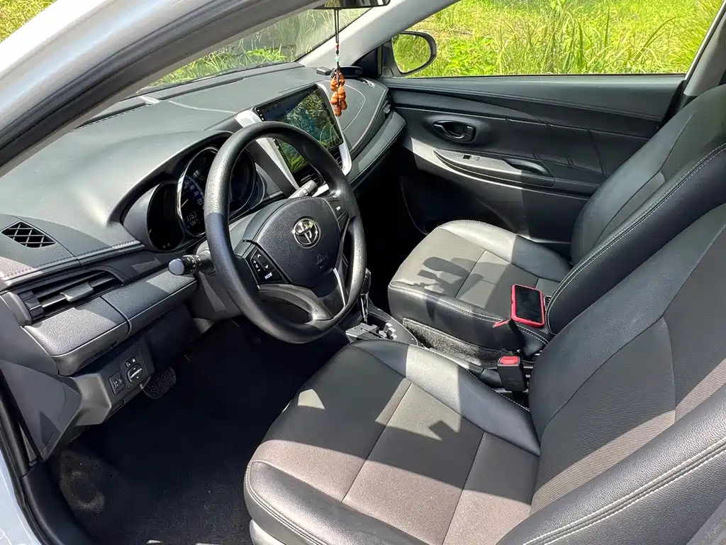 Toyota Yaris L 2018 — фото 9