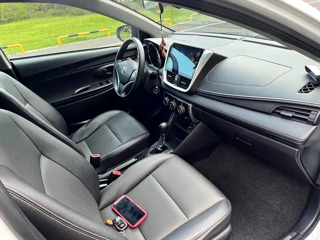 Toyota Yaris L 2018 — фото 13