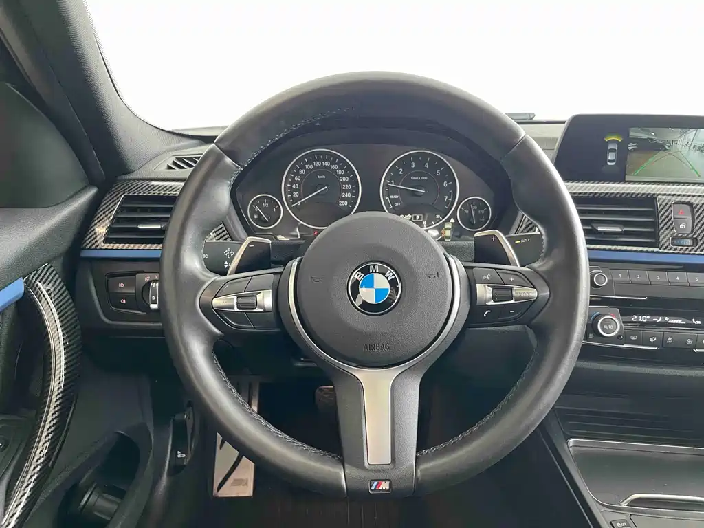 BMW 3 Series 2018 — фото 15