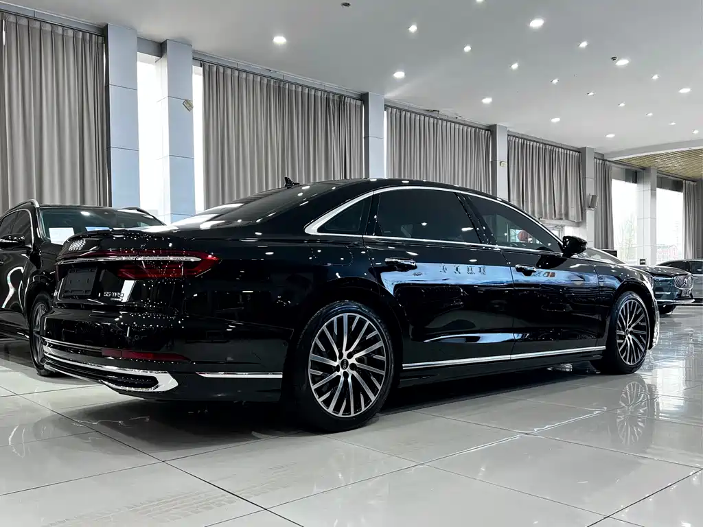 Audi A8 2025 — фото 4