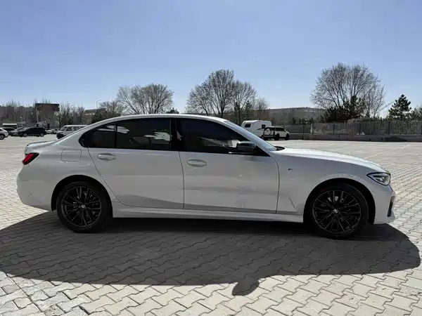 BMW 3 Series 2022