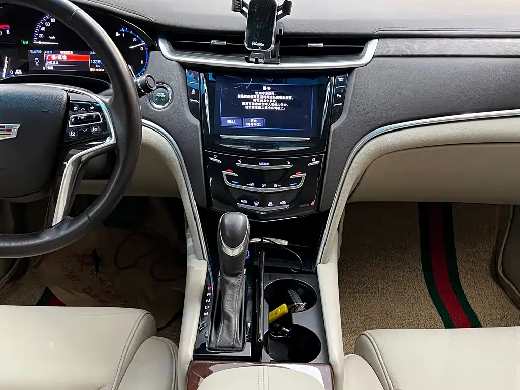 Cadillac XTS 2016 — фото 23