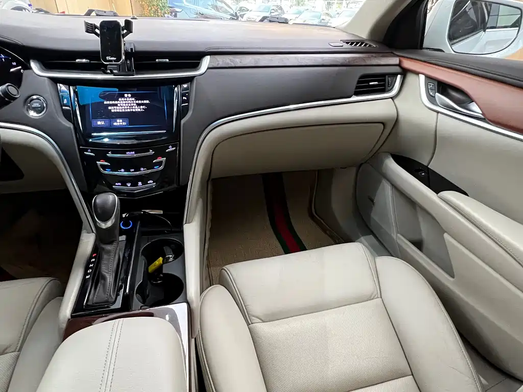 Cadillac XTS 2016 — фото 25