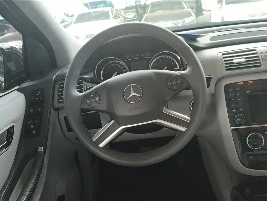 Mercedes-Benz R-Class 2014 — фото 15