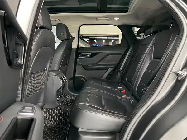 Jaguar F-PACE 2019