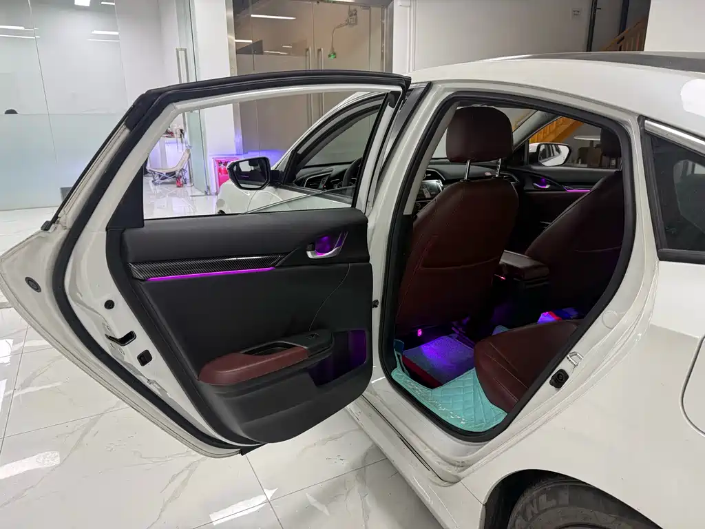Honda Civic 2020 — фото 12