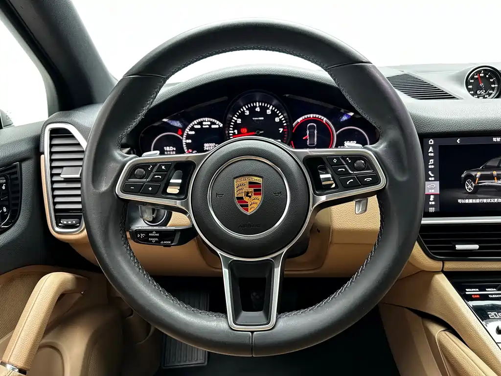 Porsche Cayenne 2018 — фото 13