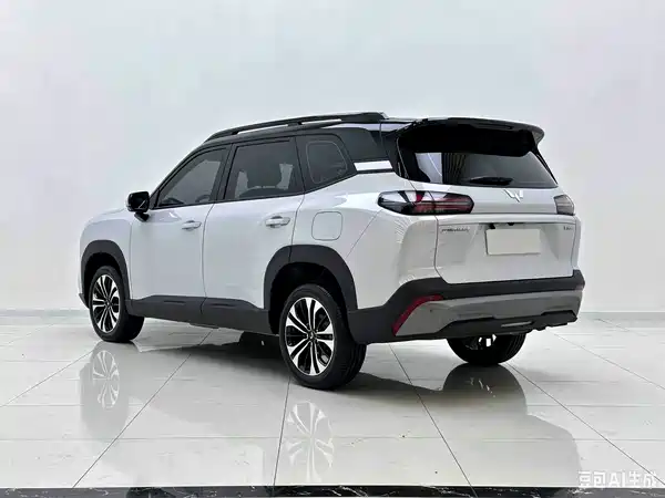 Wuling 560 2025