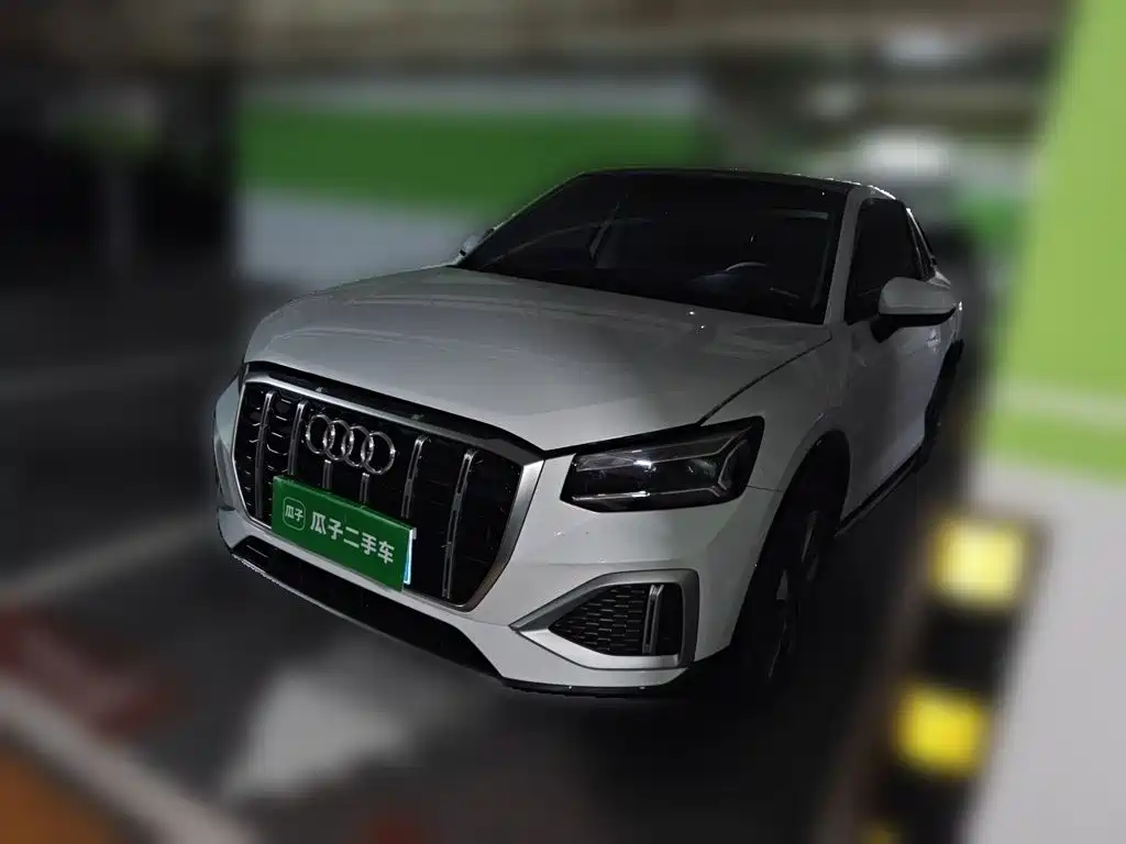 Audi Q2L 2021 — фото 1