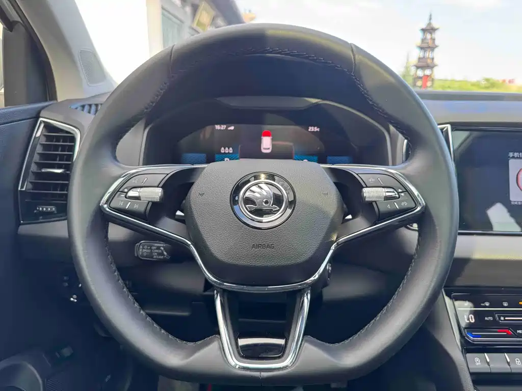 Skoda Karoq 2022 — фото 15