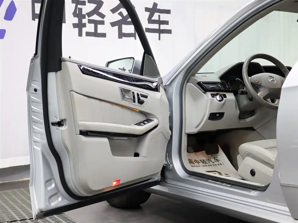 Mercedes-Benz E-Class 2010