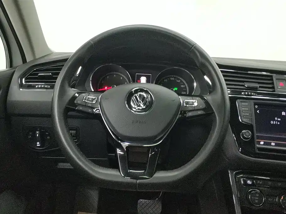 Volkswagen Tiguan L 2017 — фото 15