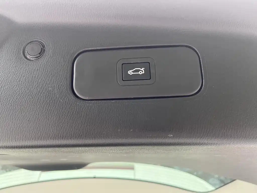 Nissan Patrol 2018 — фото 17