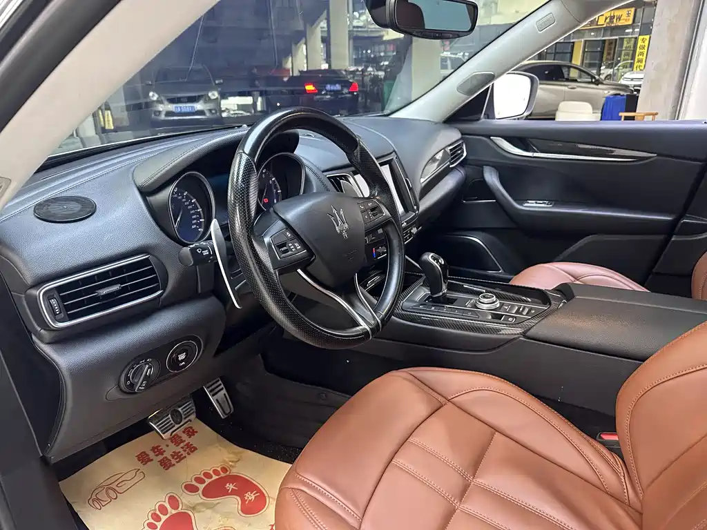 Maserati Levante 2018 — фото 10