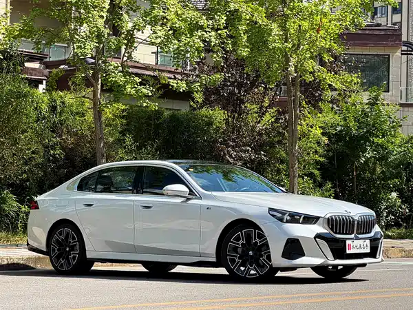BMW 5 Series 2025