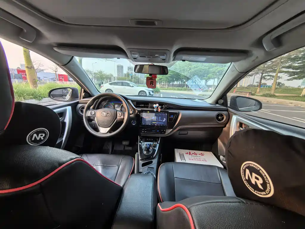 Toyota Corolla 2017 — фото 16