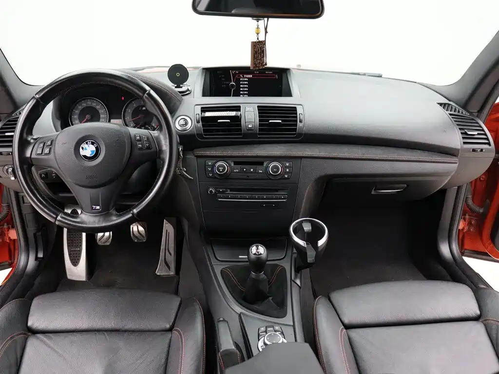 BMW 1 Series M 2012 — фото 11
