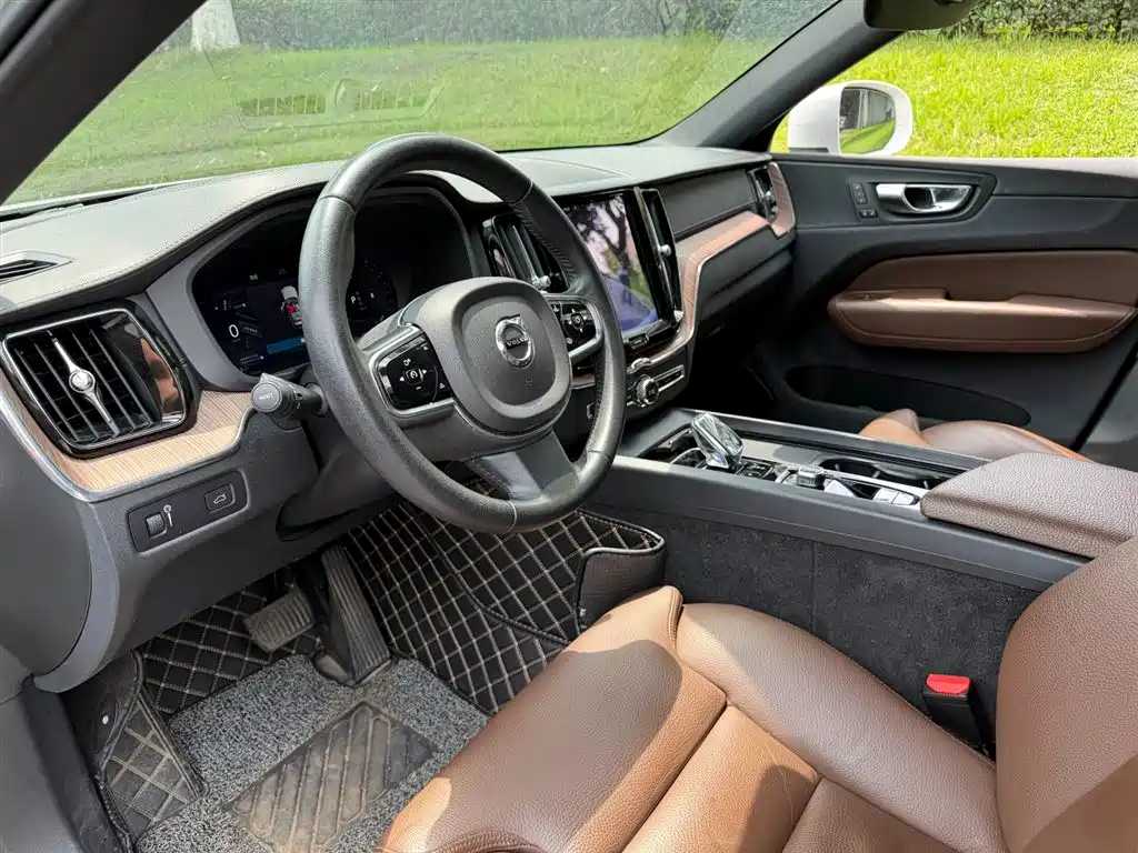Volvo XC60 2021