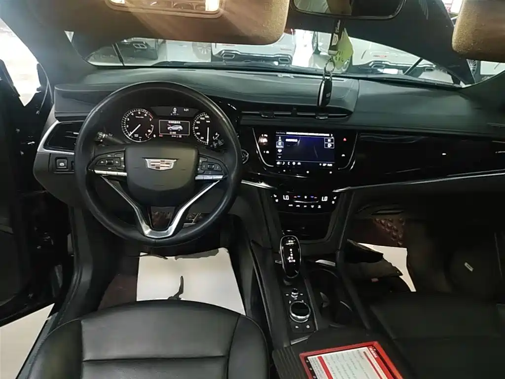 Cadillac XT6 2021 — фото 10