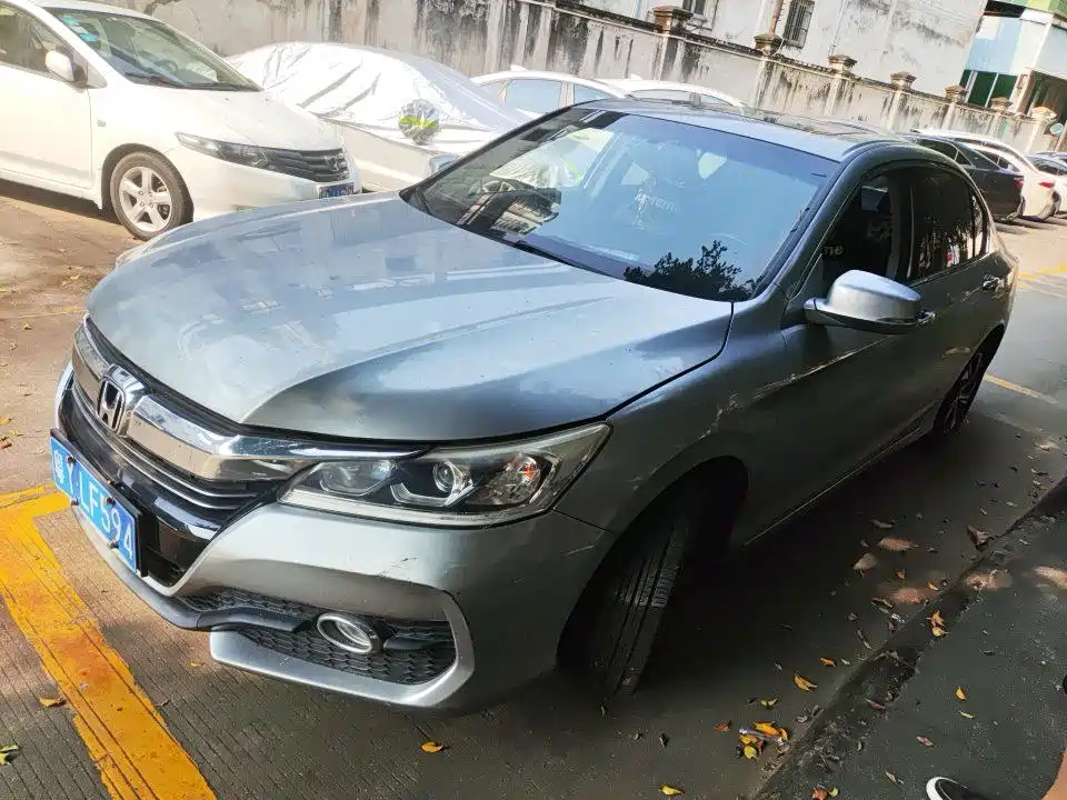 Honda Accord 2018 — фото 1