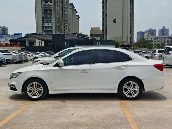 Bestune B30EV 2021