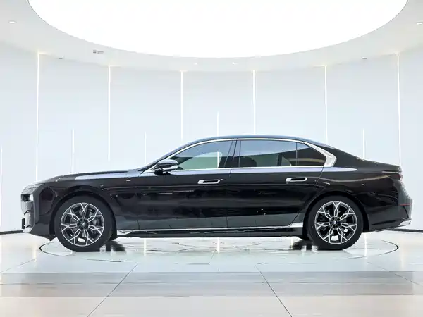 BMW 7 Series 2024