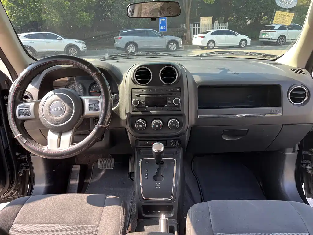 Jeep Patriot 2014 — фото 15