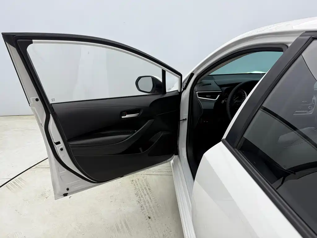 Toyota Corolla 2022 — фото 18