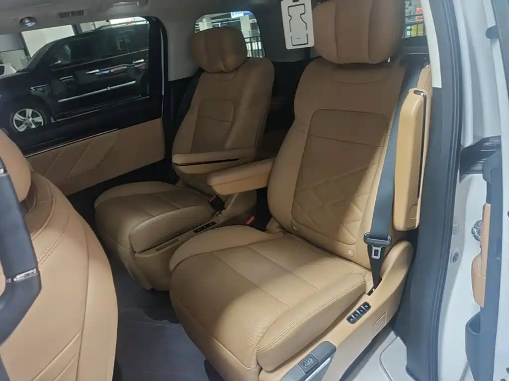 GAC Trumpchi E8 PHEV 2024 — фото 17