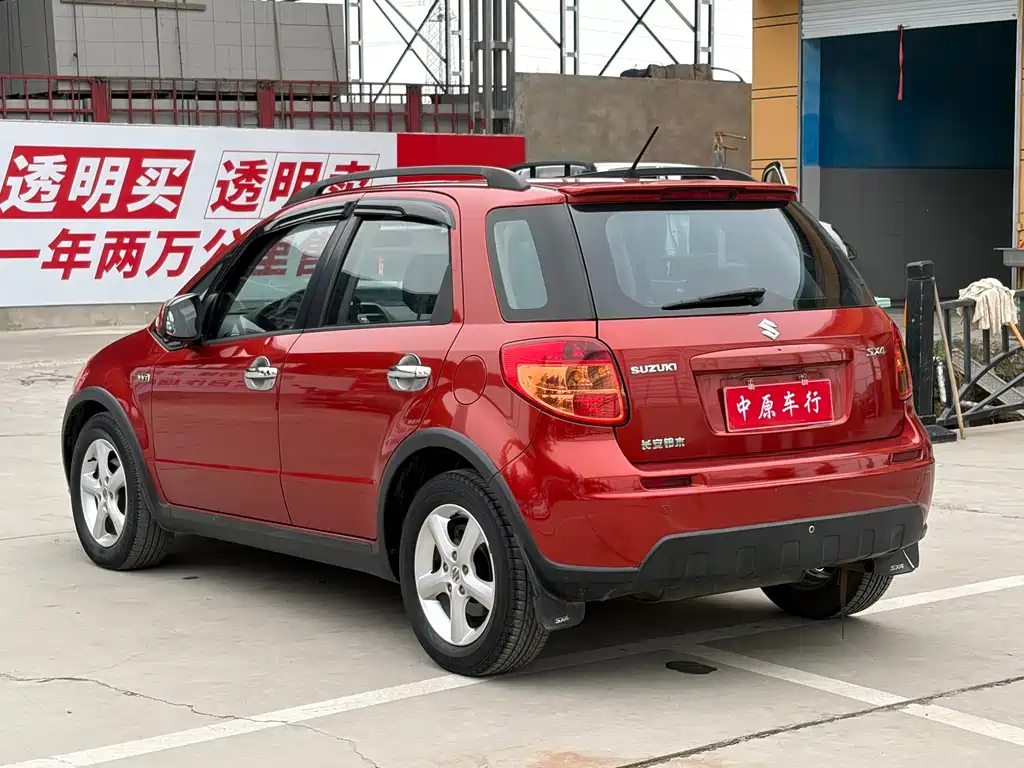 Suzuki SX4 2010 — фото 18