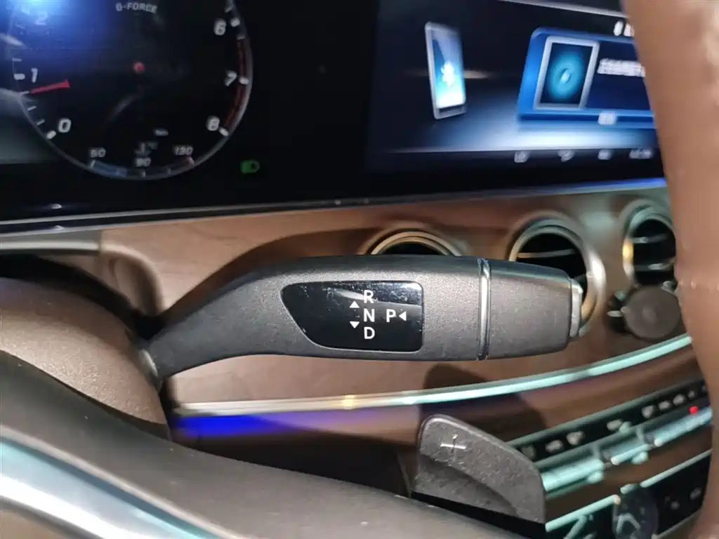 Mercedes-Benz E-Class 2020 — фото 14