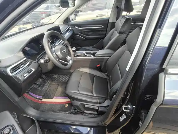 Geely Emgrand 2022