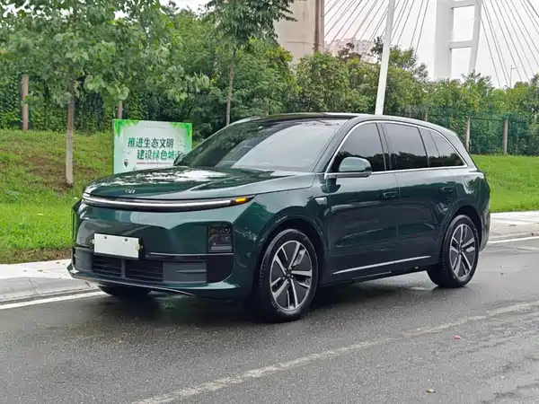 Li Auto L6 2025