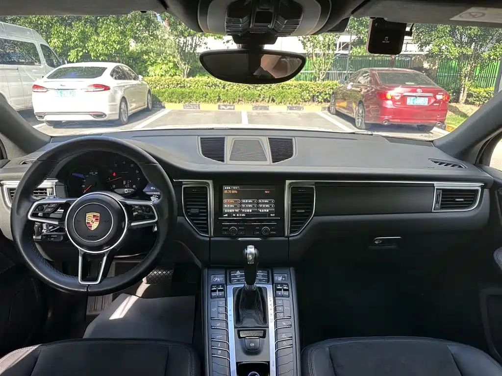 Porsche Macan 2015 — фото 9