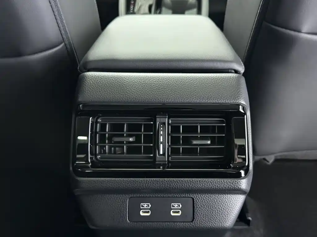 Honda Inspire 2025 — фото 16