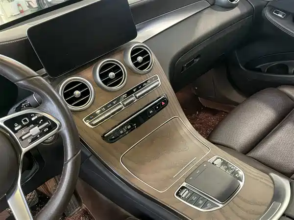 Mercedes-Benz GLC 2023