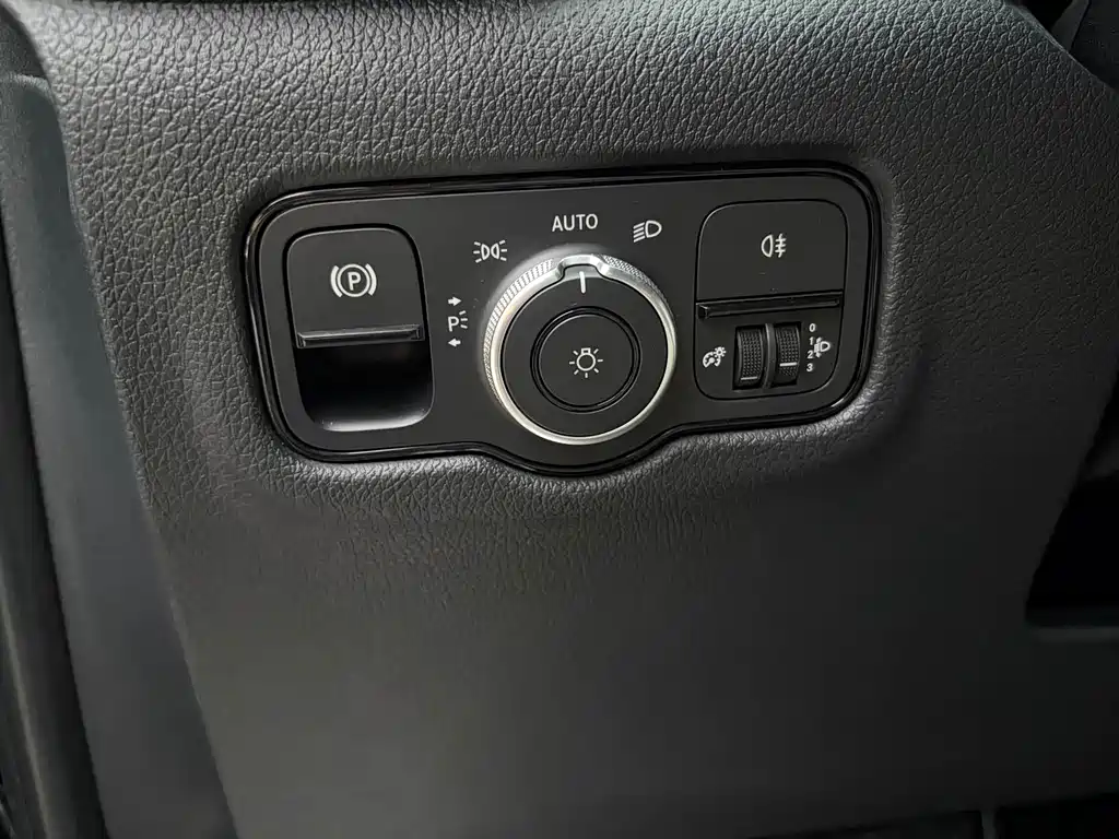 Mercedes-Benz Vito 2025 — фото 12
