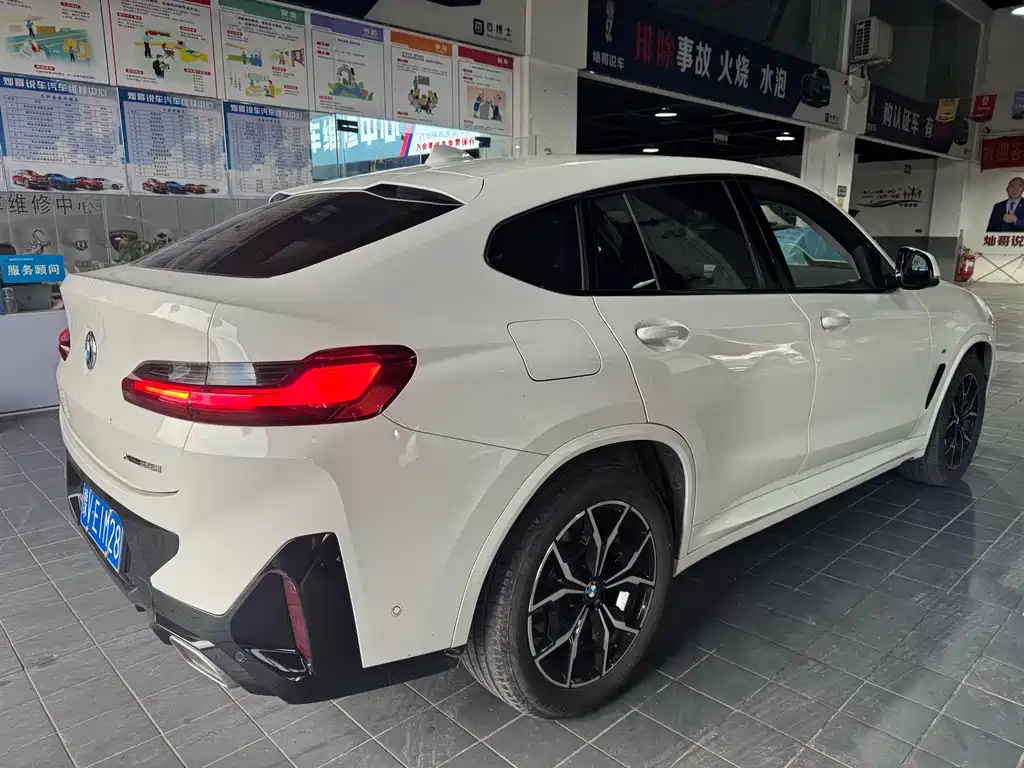 BMW X4 2023 — фото 8