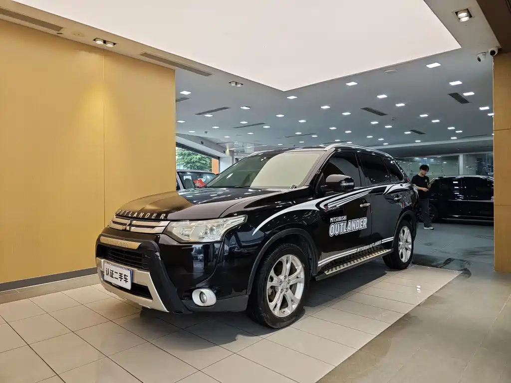 Mitsubishi Outlander 2014
