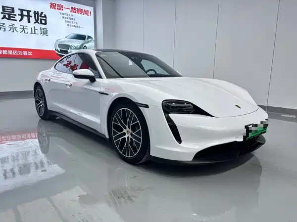 Porsche Taycan 2022