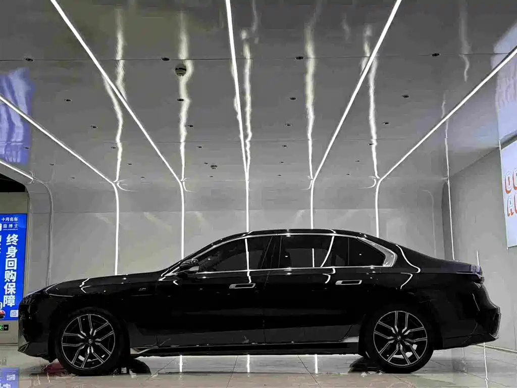BMW 7 Series 2024 — фото 3