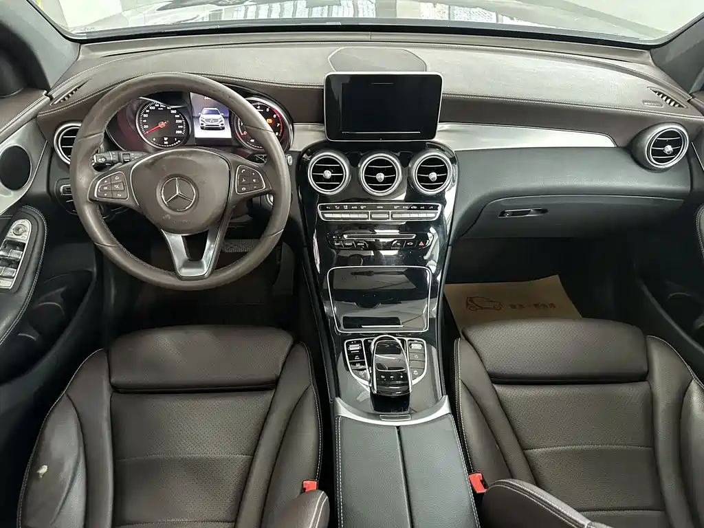 Mercedes-Benz GLC 2018 — фото 9
